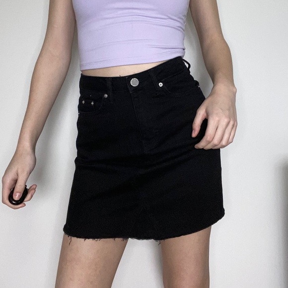 H&M Denim Mini Skirt - Picture 2 of 4